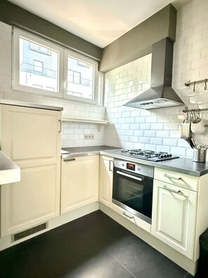 House - 3 min to the Grand-place 6 min to Manneken Pis Sleeps 6 (Brussels)