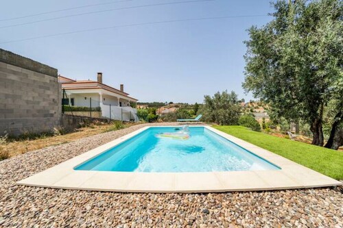 Casa da Figueira - Pool and Lounge