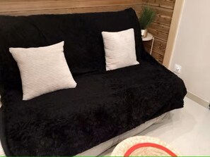 Interior - Cozy studio, ideal for a business trip or a weekend getaway” (Albertville)