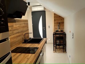 Private kitchen - Cozy studio, ideal for a business trip or a weekend getaway” (Albertville)