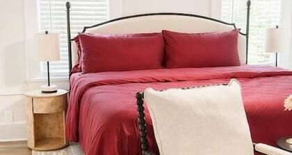 The Courtyard Cottage|2BD 1BH|Private Garden Suite