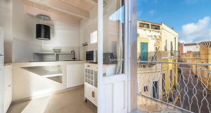 Ca Rouge - Modern Bright 3BR Boutique Retreat in the Heart of Carloforte