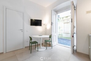 House | 3 bilik tidur, Internet 