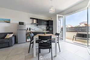 House - Modern 2BR Retreat in Pula - Bright Quiet (Pula)