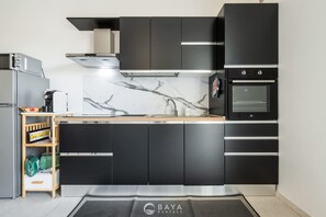 House - Modern 2BR Retreat in Pula - Bright Quiet (Pula)