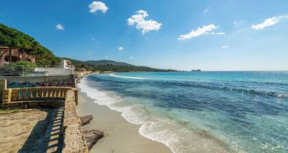 Seaside Villa Apartment With Beach Access