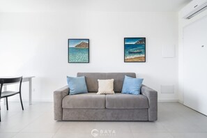 House - Modern Bright 2BR Retreat With Balcony (Capoterra)