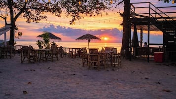 Phòng, 1 phòng ngủ, sân hiên | Bãi biển