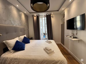 Comfort Apartment | Iron/ironing board, free WiFi - Séjour Paris centre Arc de Triomphe (Paris)