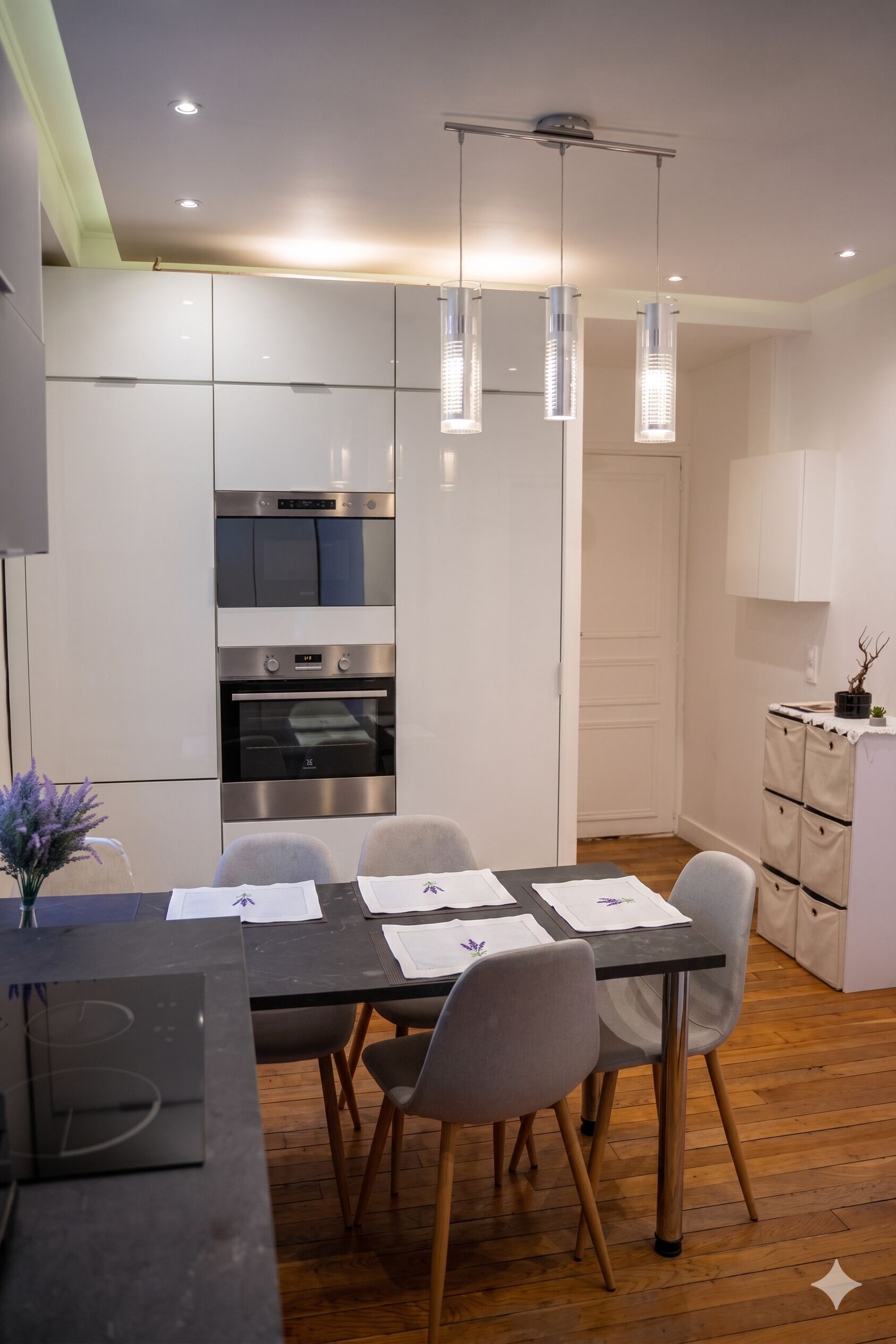 Comfort Apartment | Dining