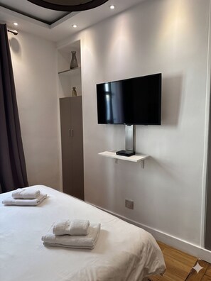 Comfort Apartment | Iron/ironing board, free WiFi - Séjour Paris centre Arc de Triomphe (Paris)