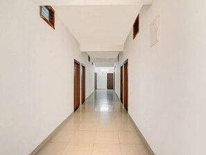 House | Interior - Classic With Balcony Madikeri City Center (Madikeri)