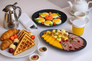 Standard Double Room | Breakfast meal | Free daily buffet breakfast - Yerevan Resident (Yerevan)