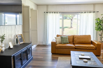 The Dillon House, peaceful 5-bed, 4-bath home on the family Ranch