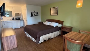 Classic Double Room, 1 King Bed, Private Pool | Desk, laptop workspace, free WiFi, bed sheets