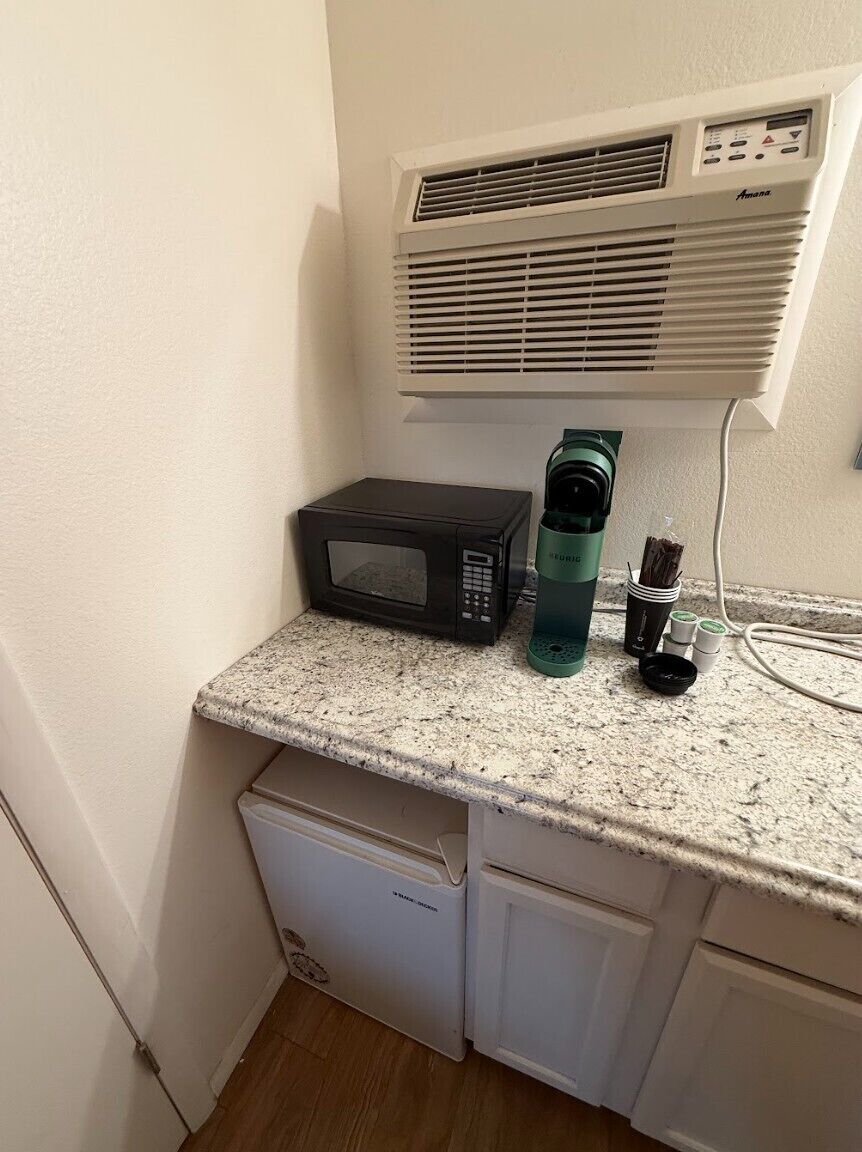 Desk, laptop workspace, free WiFi, bed sheets