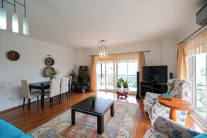 Interior - 2-BEDROOM, 2-BATHROOM APARTMENT WITH SHARED POOL IN THE CITY CENTER. (Antalya)