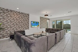 TV - Privacy Pool-Big Screen! Resort 8 mi 2 Disney-2613 (Kissimmee)