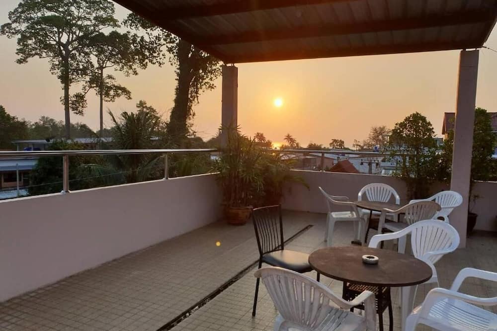 Sairee Center Guesthouse