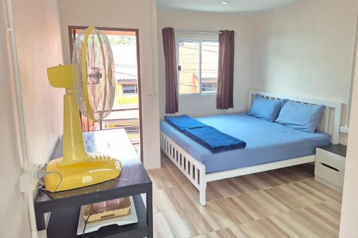 Basic Double Room | Rollaway beds, free WiFi, bed sheets