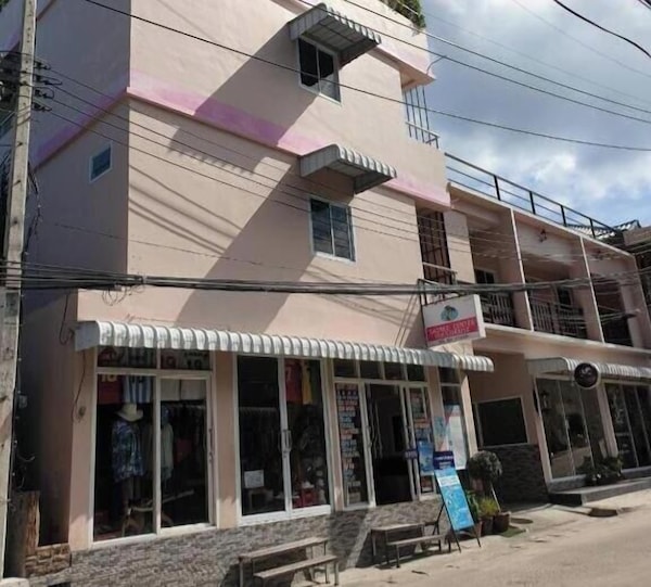 Sairee Center Guesthouse - 龜島