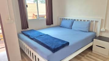 Rollaway beds, free WiFi, bed sheets