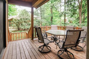 Outdoor dining - Modern Cabin, Ski-In/Out, Heated Pool Avail! (Boyne Falls)