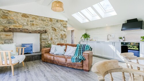 Pen Lon Quirt - sleeps 4 guests  in 2 bedrooms