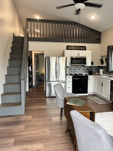Forest Haven - 1-bedroom + Loft apartment 1.5 miles from Lake Guntersville