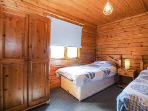 2 bedrooms, individually decorated, individually furnished - Lodge 1 - Bron Eifion (Criccieth)