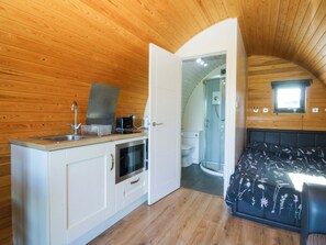 1 bedroom, individually decorated, individually furnished - Bron Eifion Pod 5 (Criccieth)