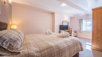 Double Room | Iron/ironing board, free WiFi, wheelchair access