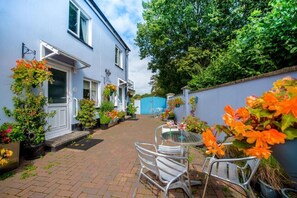 Unclassified image, 3 of 19, button - The Coach House hotel (Pembroke)