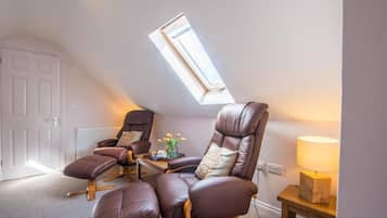 Suite | Interior