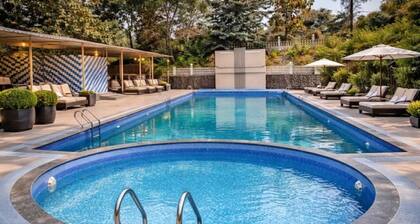 Motus mountain view hotels
