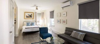 The Blue Heron-elegant Urban Studio in City Center
