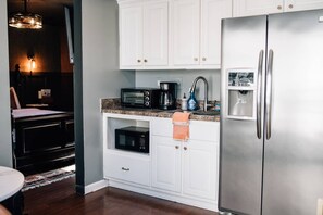 1 bedroom - Moody Blues Studio Perfect for Work or Romance (Memphis)