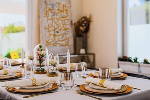Dining - Villa Jannah -Luxury Halal Retreat (Quinta do Anjo)