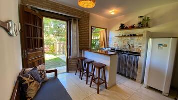 Apartemen Comfort, pemandangan kebun | Dapur pribadi