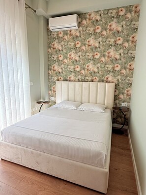 Kamar Double Superior, balkon, pemandangan kota | Brankas, meja kerja, tirai kedap cahaya, dan Wi-Fi gratis
