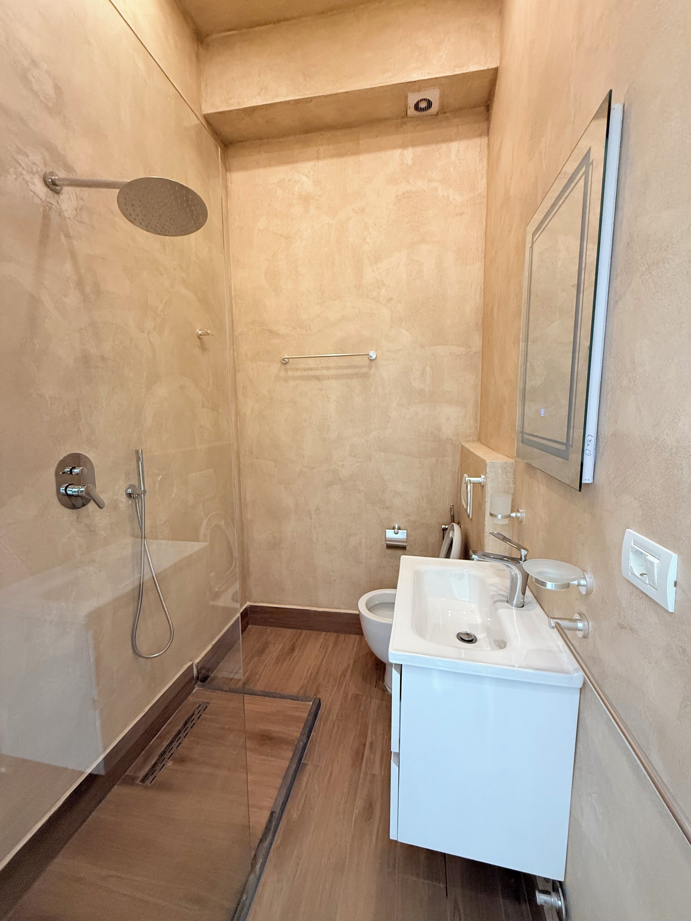 Superior-Doppelzimmer, Balkon, Stadtblick | Badezimmer