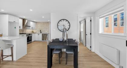 Holman's Harbourview Suite -Renovated Waterview Suite in the Heart of Summerside
