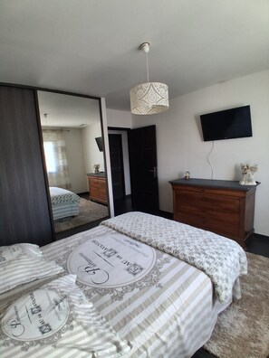 Iron/ironing board, WiFi, bed sheets - Casa Dolce vita (Talasani)