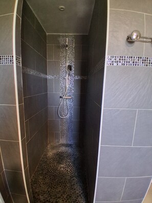 Shower, hair dryer, towels, soap - Casa Dolce vita (Talasani)