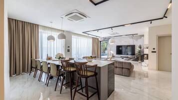 Luxury Villa, Balcony, Sea View | Interior
