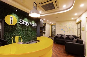 Lobby - Istay Hotels Jubilee Hills Hyderabad by Othpl (Hyderabad)