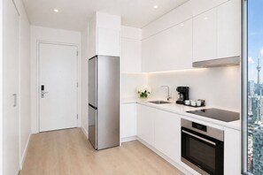 Standard Room | Private kitchen - The Ardyn Suites (Toronto)