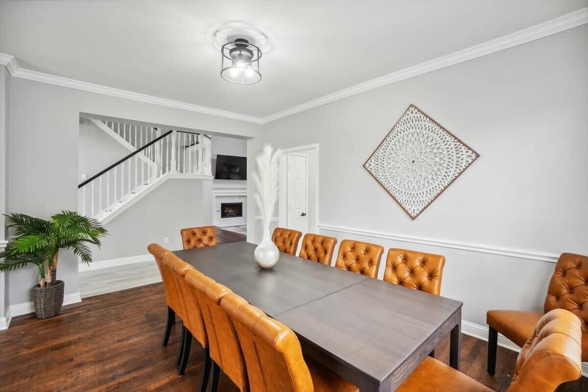 House, Multiple Beds, Pool Access, Pool View (Scarlet) | Dining