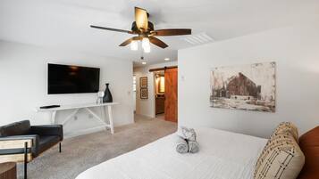 House, Multiple Beds, Pool Access, Pool View (Melissa 3)