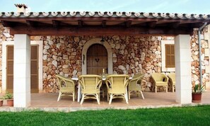 Outdoor dining - Charming finca with huge private pool Porto Cristo (Porto Cristo)